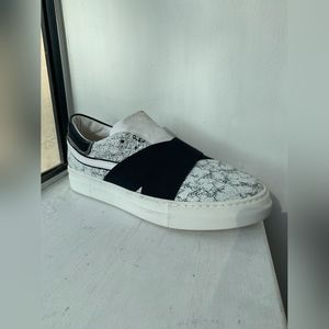 New no box PrimaBase sneakers